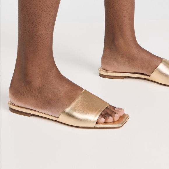 Aeyde Anna Leather Sandals in gold - Picture 3 of 9